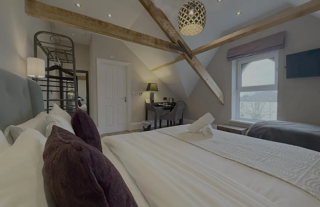 Number One Hundred Bed And Breakfast-1